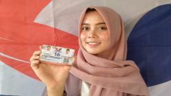 Terima KTA Partai Perindo Berasuransi dari Kang Prabu, Warga Cirebon Histeris<