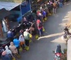 Viral Warga Kota Batu Antre Panjang demi Dapat Elpiji 3 Kg