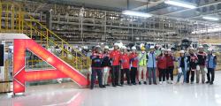 Serbu Pabrik, Puluhan Komunitas Intip 5 Tahapan Produksi Mobil Daihatsu 