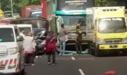 Kecelakaan Beruntun di Jalan Tol Jangli Semarang, 8 Kendaraan Ringsek