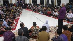 Ganjar Sat Set Selesaikan Masalah di Desa, Ngopi Bareng Gubernur Disambut Antusias Warga