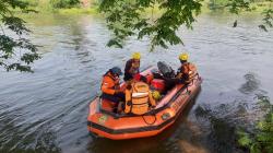 Pencarian Bocah Tenggelam di Sungai Irigasi KW 4 Karawang, Tim SAR Dibagi 6 RSU <