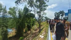 Tanah Longsor Ancam Pabrik di Parungkuda, Pemkab Sukabumi Diminta Bertindak<