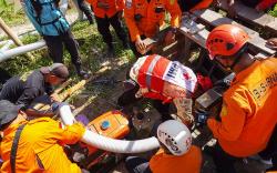 Upaya Evakuasi 8 Penambang Terjebak di Lubang Tambang Emas Banyumas