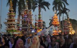 Puncak Tradisi Tabut Kenang Kematian Cucu Nabi Muhammad SAW dalam Perang Karbala