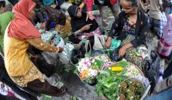 Mengenal Tradisi Nginang, Berikut Sejarah dan Filosofinya