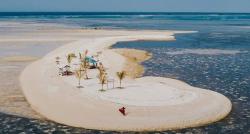 6 Surga Tersembunyi di Bali, Unik Ada Air Terjun dengan Pemandangan Laut 