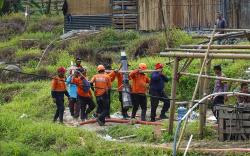 Nasib 8 Penambang Emas Terjebak Dalam Lubang pada Hari Keempat