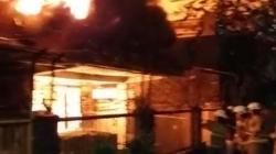 Kebakaran Landa Rumah di Kemayoran, 14 Mobil Damkar Dikerahkan