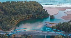 5 Pantai Indah di Pacitan, Ada yang Unik Suasananya seperti di Australia