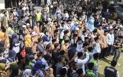 Guru-Guru di Tasikmalaya Unjuk Rasa Tolak Wacana Sekolah Sehari Penuh