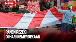 Perajin Kampung Bendera Surabaya Raup Untung Jelang Agustusan <
