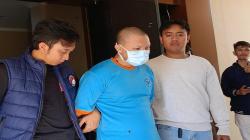 Pedagang Asin di Cianjur Nyambi Edarkan Ganja dan Sabu, Sembunyikan Barang Bukti di Atap