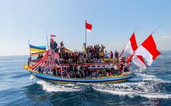 Prosesi Ritual Petik Laut di Probolinggo