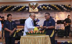 Potong Tumpeng Puncak Perayaan HUT ke-52 ASABRI 