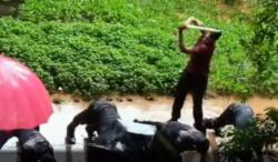 Viral! Taruna Senior Siksa 8 Junior saat Hujan dengan Kepala Bertumpu di Lumpur