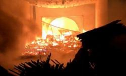 Kebakaran Hari Ini, Pabrik Tripleks di Sleman Dilalap Api