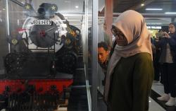Miniatur Lokomotif Uap Terbesar di Indonesia Hadir di Stasiun Gubeng, Ini Sejarahnya 