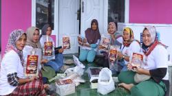 Sadulur Ganjar Bantu Istri Nelayan di Batukaras Pangandaran Produksi Ikan Asin