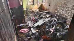 Isi Kamar Lantai 2 Rumah di Palabuhanratu Sukabumi Ludes Terbakar<