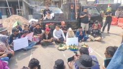 Panji Gumilang Jadi Tersangka, Massa FIM Gelar Tumpengan di Gantar Indramayu