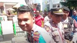 Viral Oknum Polisi Siram Massa Aksi dengan Air Kotor saat Demo di Kejari Sikka