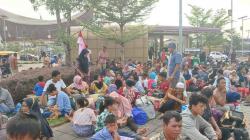 Demo Berhari-hari, Warga yang Bertahan di Masjid Raya Sumbar Dibubarkan Polisi