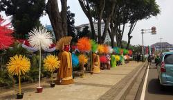 Warga Mulai Padati Acara Istana Berkebaya di Jalan Medan Merdeka Utara Jakarta