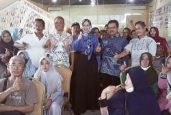 Kagum Aksi Filantropi Dokter Faida, Rektor Unars Situbondo Kunjungi RSBS Jember Saksikan Operasi Katarak Gratis bagi Duafa