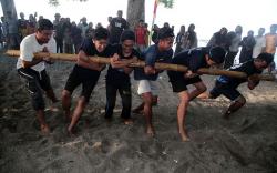 Melihat Atraksi Bambu Gila, Pemain Bergerak Tak Terkendali