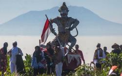 Kirab 1.000 Tumpeng di Lereng Gunung Merbabu