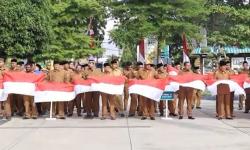 10 Juta Bendera Merah Putih Dibagikan di Banda Aceh Jelang HUT RI<