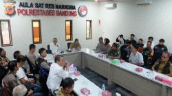 Berantas Narkotika, Satres Narkoba Polrestabes Bandung Gelar FGD dengan Warga Kebun Jeruk<