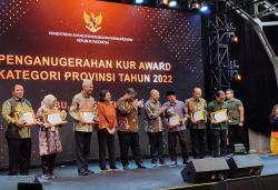Top! Jateng Raih Penghargaan KUR Award 3 Kali Berturut-turut dari Airlangga