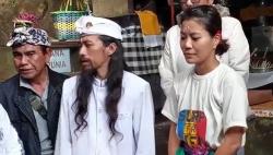 WNA Korea Rusak Pura Goa Raja Besakih Minta Maaf di Upacara Guru Piduka 