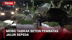 Mobil Tabrak Beton Pembatas Jalur Sepeda di Jalan Sudirman Jakpus