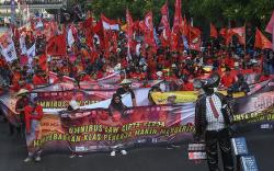 Ribuan Buruh Unjuk Rasa Tuntut Pemerintah dan DPR Cabut UU Ciptaker