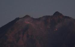 Kebakaran Gunung Merapi Ungup-Ungup Meluas Sejak 3 Hari