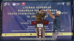 Sandiaga Uno Dihampiri Warga saat Pidato di Panggung, Tangannya Diangkat: RI 1!<