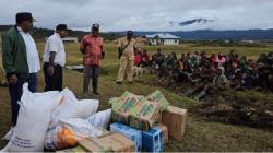 Polri Tambah Bantuan Beras 20 Ton ke Papua Tengah, Kirim lewat Pesawat Carter<