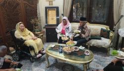 Ganjar Bertemu Istri Gus Dur Sinta Wahid di Ciganjur