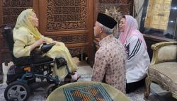 Silaturahmi ke Kediaman Sinta Wahid, Ganjar Dijamu Ayam Goreng dan Sayur Kacang Panjang