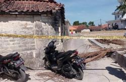 Polisi Pasang Police Line di Sekitar Suara Dentuman Misterius di Sumenep
