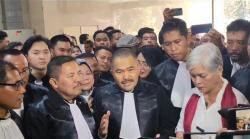 Kamaruddin Simanjuntak Penuhi Panggilan Bareskrim, Pakai Toga Advokat