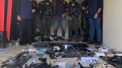 Kediaman Tersangka Teroris Karyawan KAI Digeledah, Banyak Senpi di Lemari