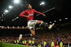 Hasil Liga Inggris MU vs Wolves, Gol Varane Bawa Setan Merah Menang 1-0
