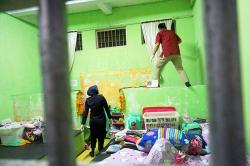 Foto-Foto Lapas Perempuan Gorontalo Digeledah, Warga Binaan Tes Urine