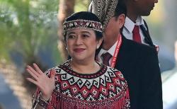 Filosofi Baju Adat Dayak Dipakai Puan Maharani, Warna Merah Lambang Persatuan dan Keberanian