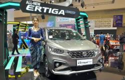 Spesial Hari Kemerdekaan RI, Usher GIIAS 2023 Tetap Tampil Anggun dengan Kebaya