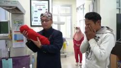 Bayi Laki-laki Lahir di Tasikmalaya pada 17 Agustus, Dinamai Muhammad Akbar <